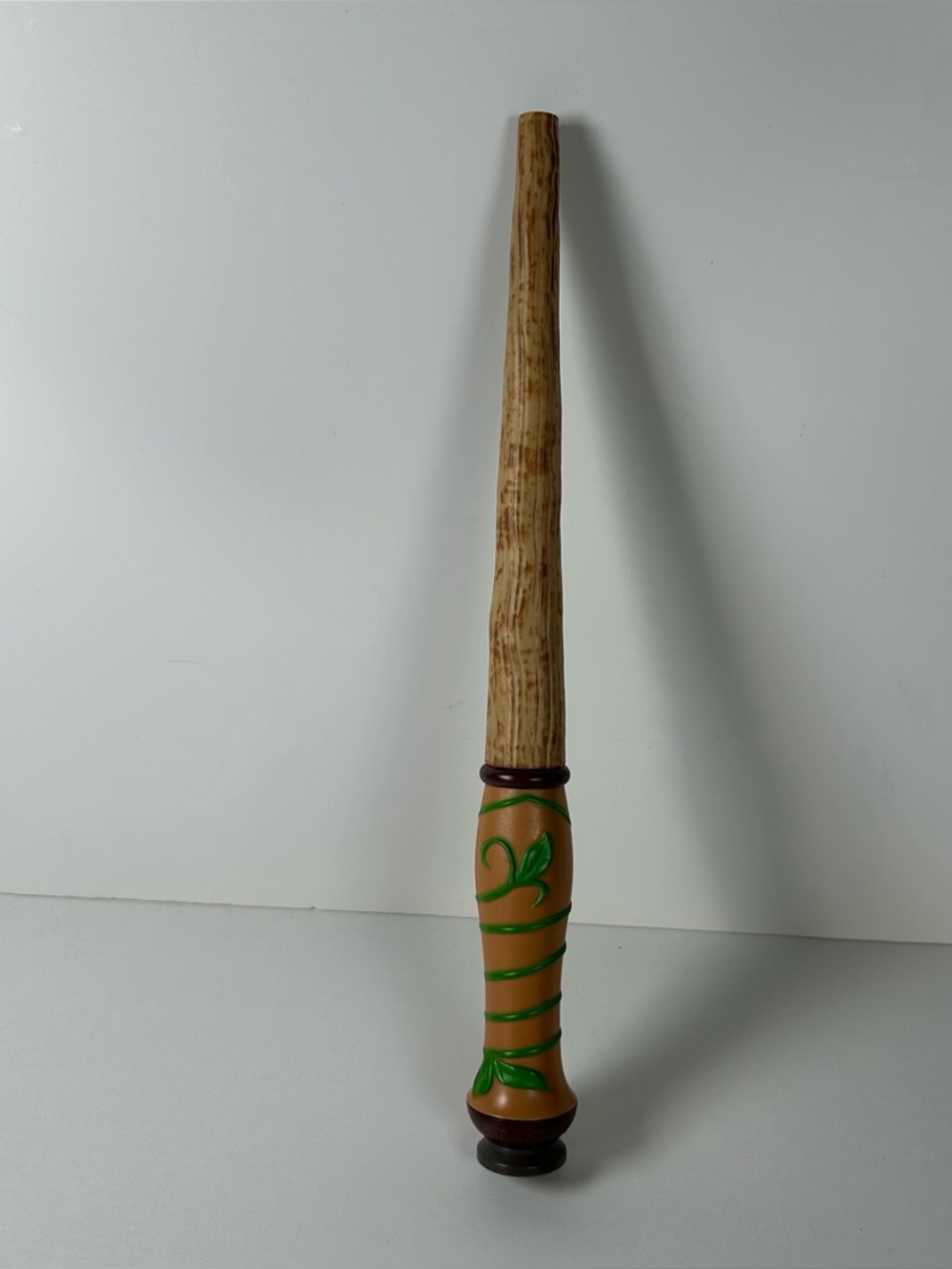 Great Wolf Lodge MagiQuest 13" Wand Wood Look Brown Leaf Design Collectible